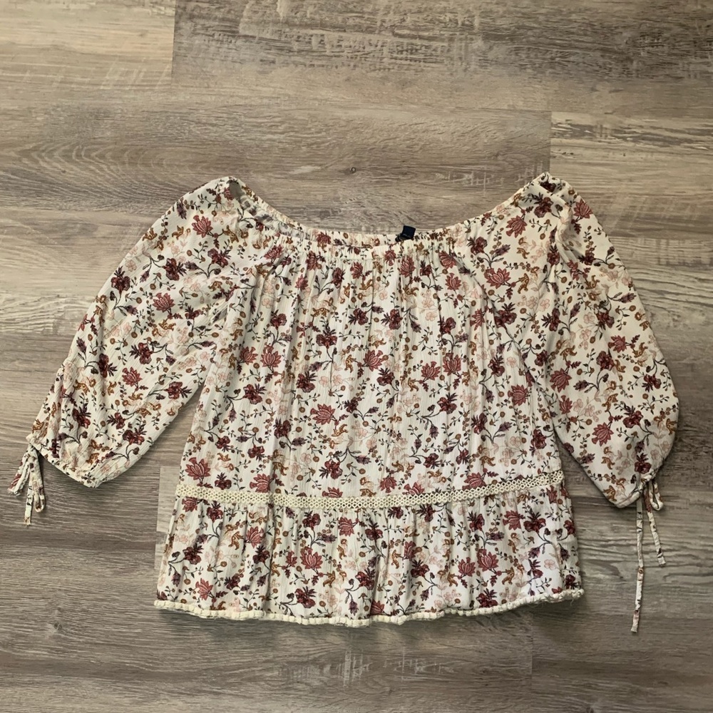 American Eagle Floral Blouse